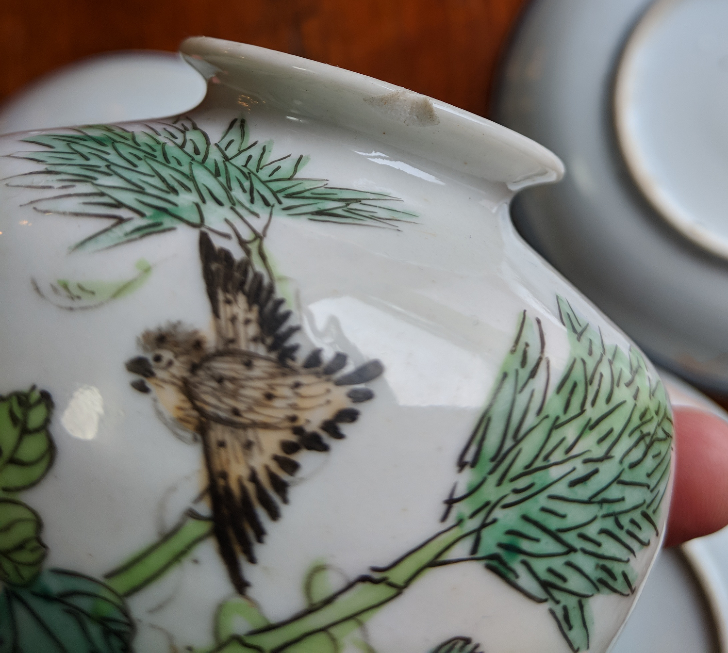 A Chinese Republic period small jar painted in famille vert enamels with peonies and a bird, - Image 4 of 4