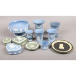 A collection of Wedgwood ceramics to include pedestal bowl, trinket dishes, vases etc.