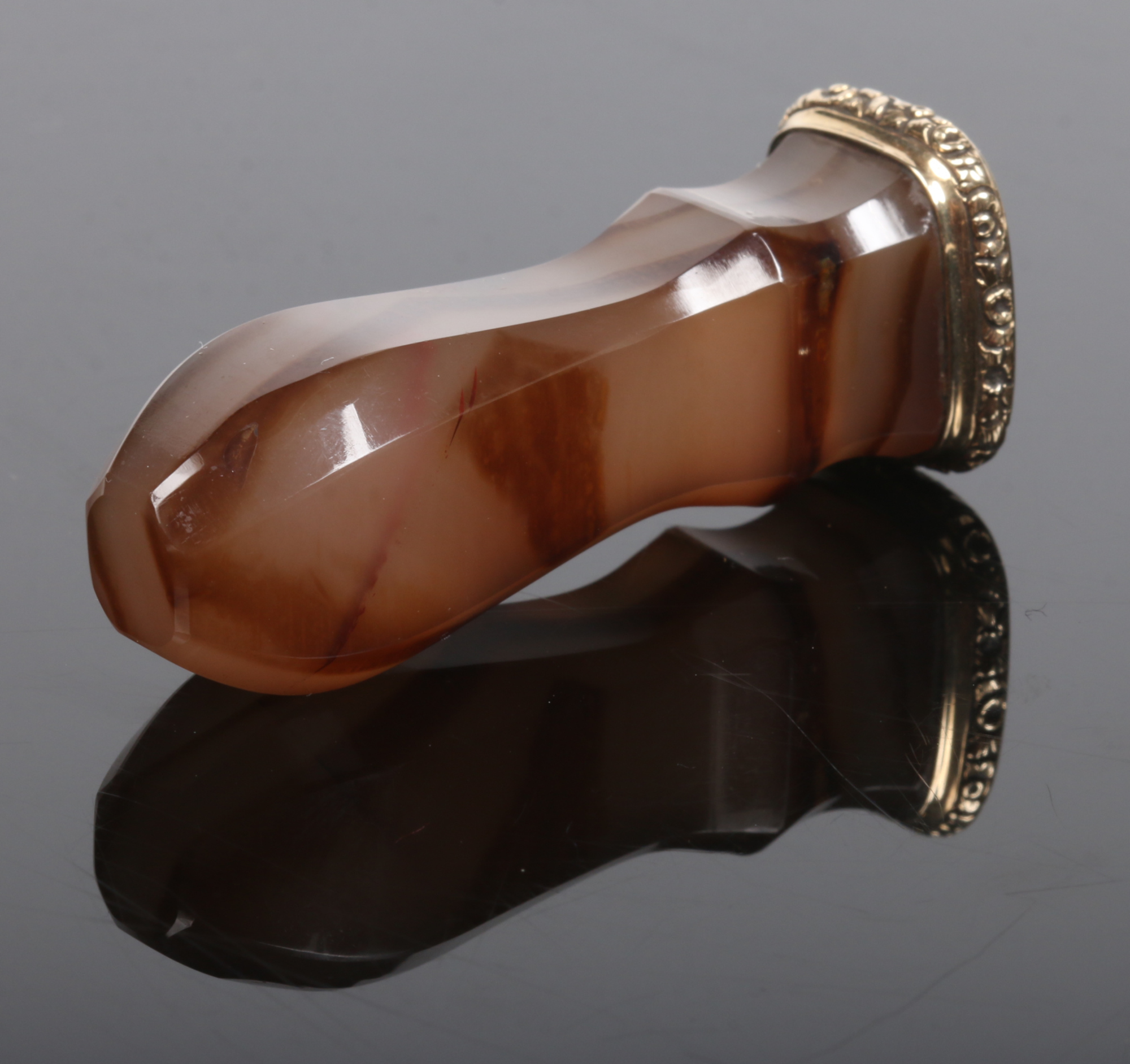 A 19th century banded agate desk seal with gilt metal mount. The small rectangular matrix carved - Image 2 of 2