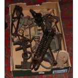 A box lot of vintage hunting and vermin traps.