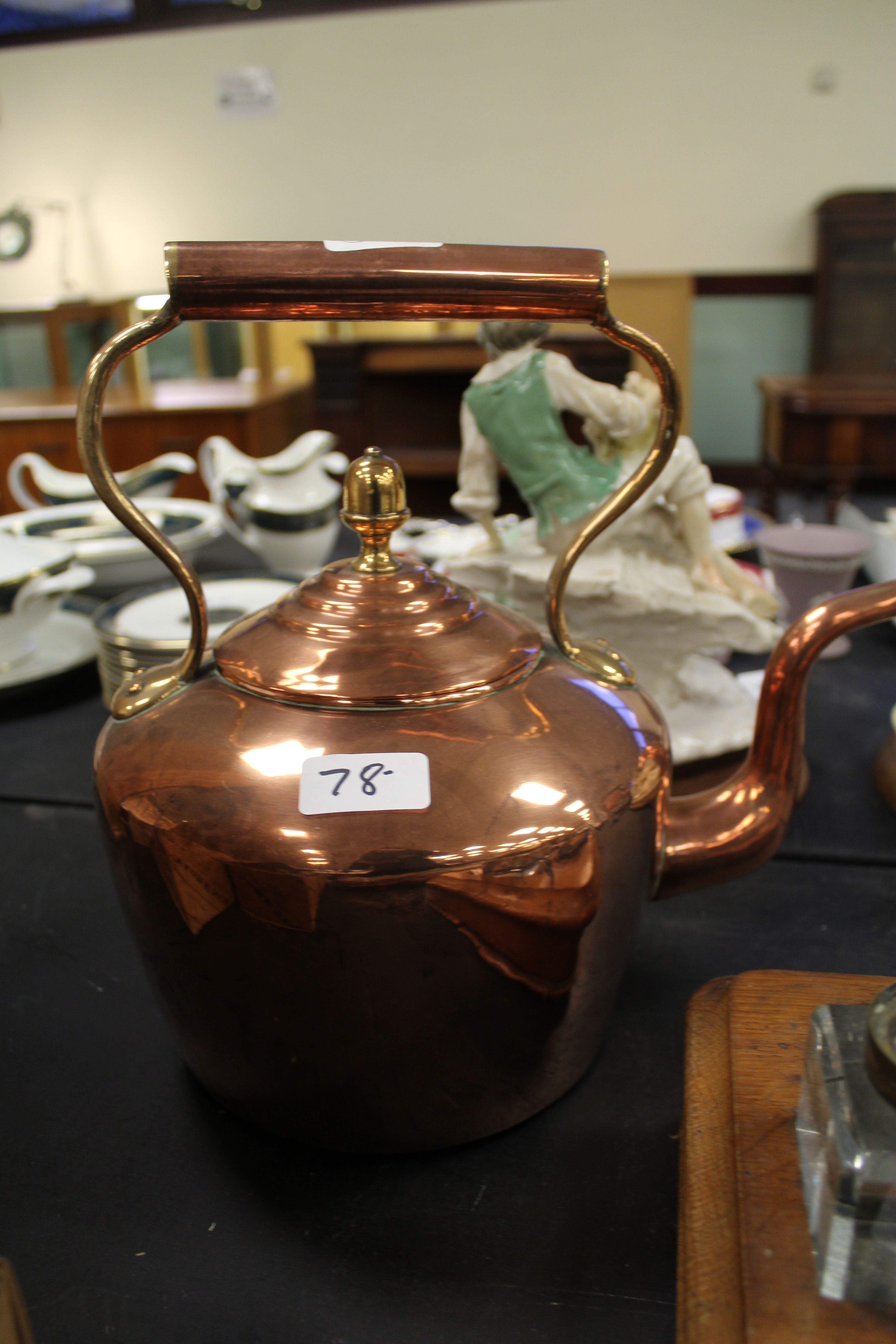 1 large copper kettle (two withdrawn)