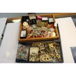 2 trays of various costume jewellery