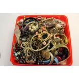 Box of mixed costume jewellery