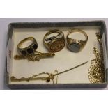 Misc gold and yellow metal jewellery