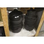Quantity of black plastic cauldrons
