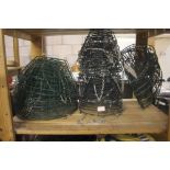 Quantity of wire hanging/wall baskets