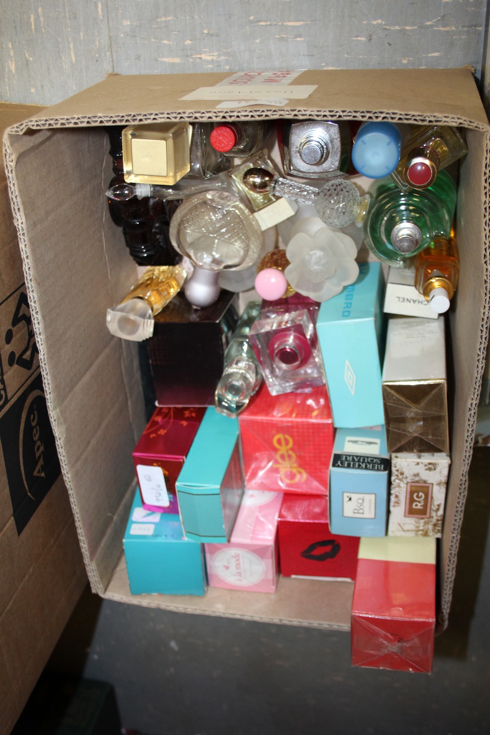 32 various perfumes and bottles