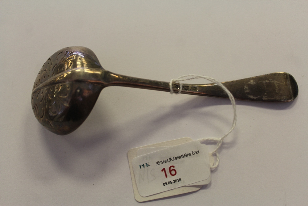 George V silver rat tail sifter spoon by Garrard & Co, London, 1913 - Image 2 of 2