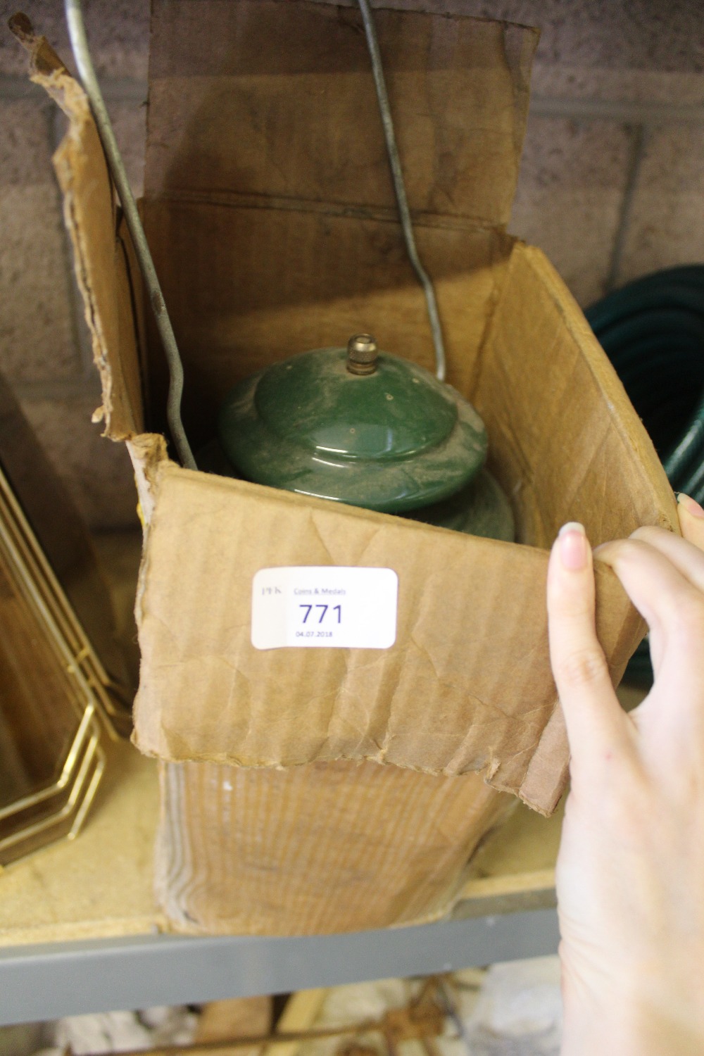 Coleman kerosene lamp (boxed)