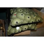 2 green cushions