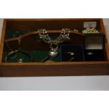 Cutlery tray, jewellery 9ct gold etc