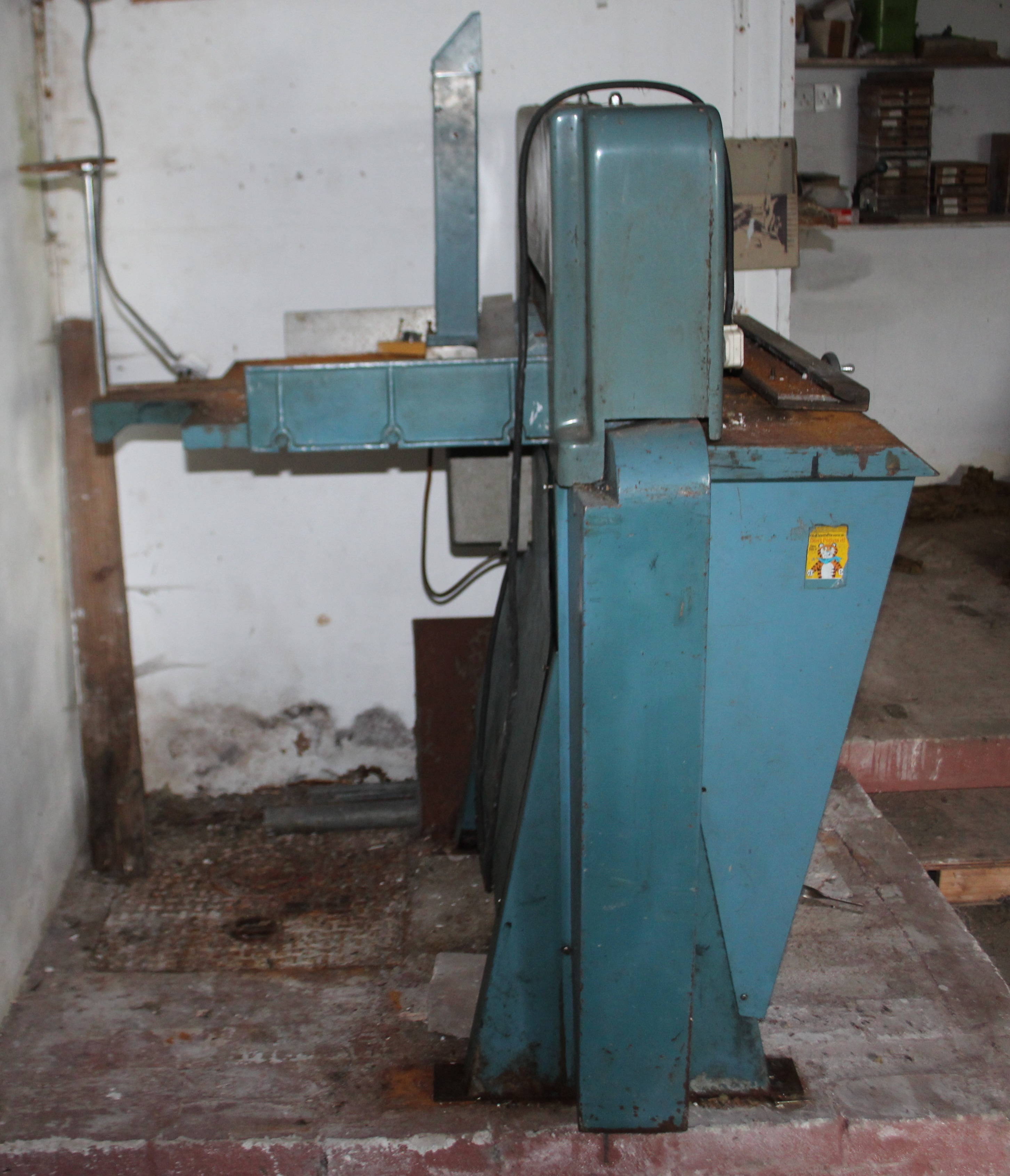 Brook Powercut 20 inch paper cutting machine formerly used by The Rapid Printing Service, - Image 2 of 4