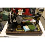 Singer Sewing Machine EC632567 cased with accessories