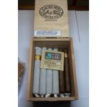 El Rey Del Mundo Handmade Honduran Cigars x 18 - Rectangulars Boxed with Bouida Humidification Pack