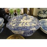 Early 19th Century Davenport Blue & White Pottery Tureen (A.F)