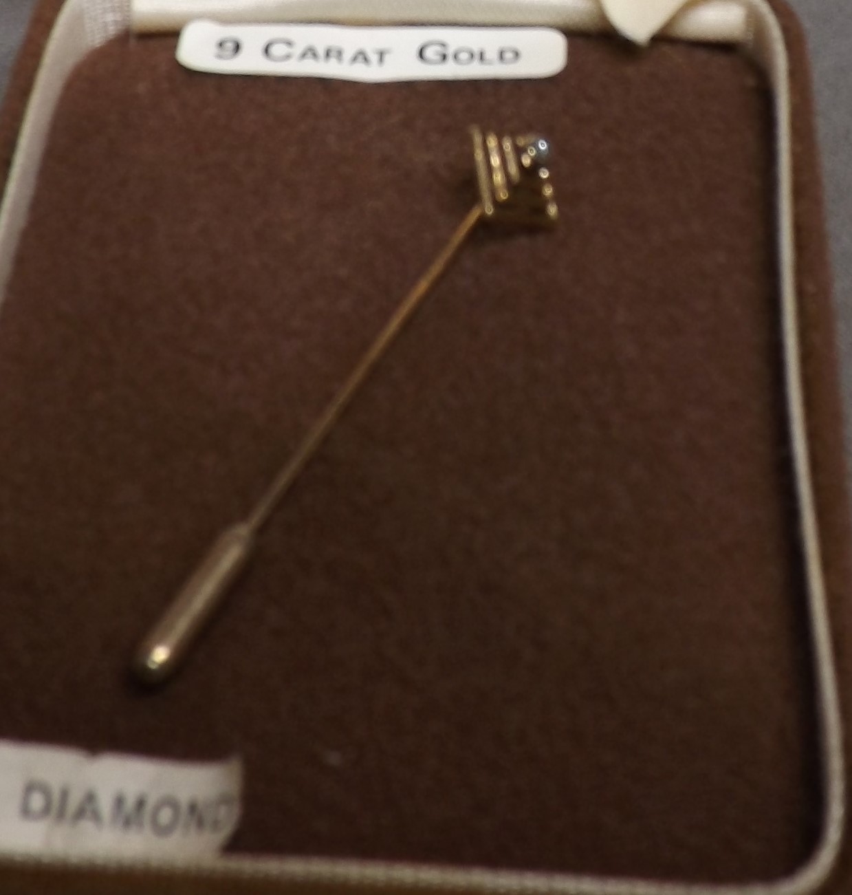 9ct Gold Stick Pin with Small Diamond