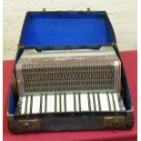An Alvari accordion No condition reports for this sale.