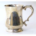 A silver tankard inscribed "GKJ, 9.9.61" by Viner's Ltd 1960 weight approx 363.1g Unfortunately we