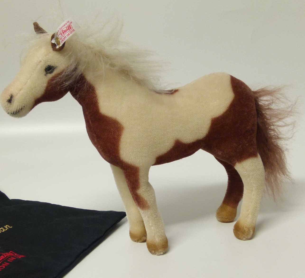 Steiff American painted horse Unfortunately we are not doing condition reports on this sale.