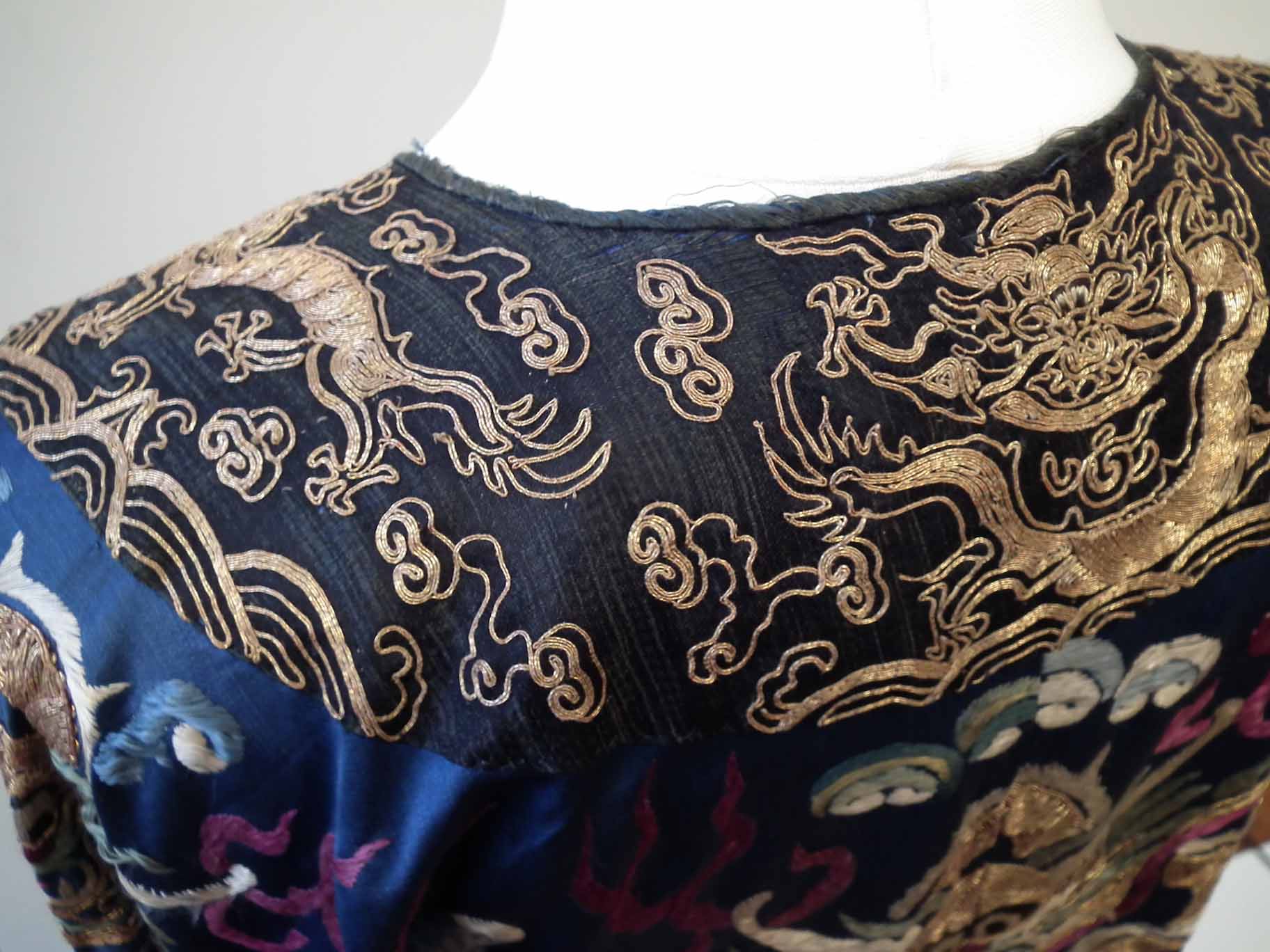 Chinese silk evening coat depicting dragons and mythical figures, 134cm overall length. Condition - Image 5 of 18