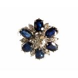 Diamond and sapphire 18ct white gold flower head ring, total diamond weight approx. 0.33 carat,