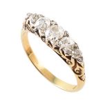 Diamond 5-stone boat head 18ct gold ring , 5 round old cut diamonds, the calculated total diamond