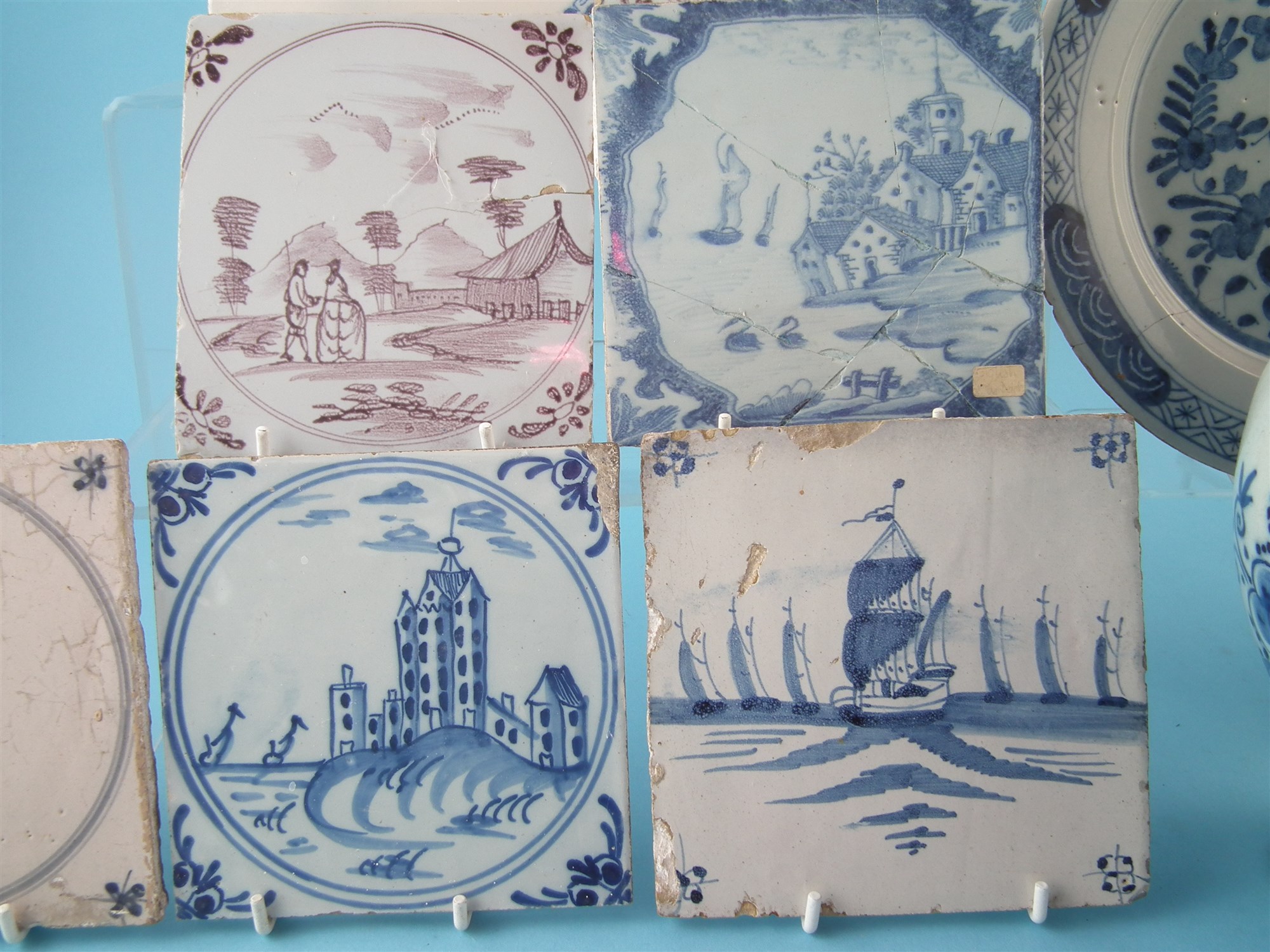 Group of Delft ware, to include five blue and white tiles and two others decorated in manganese, two - Image 3 of 9