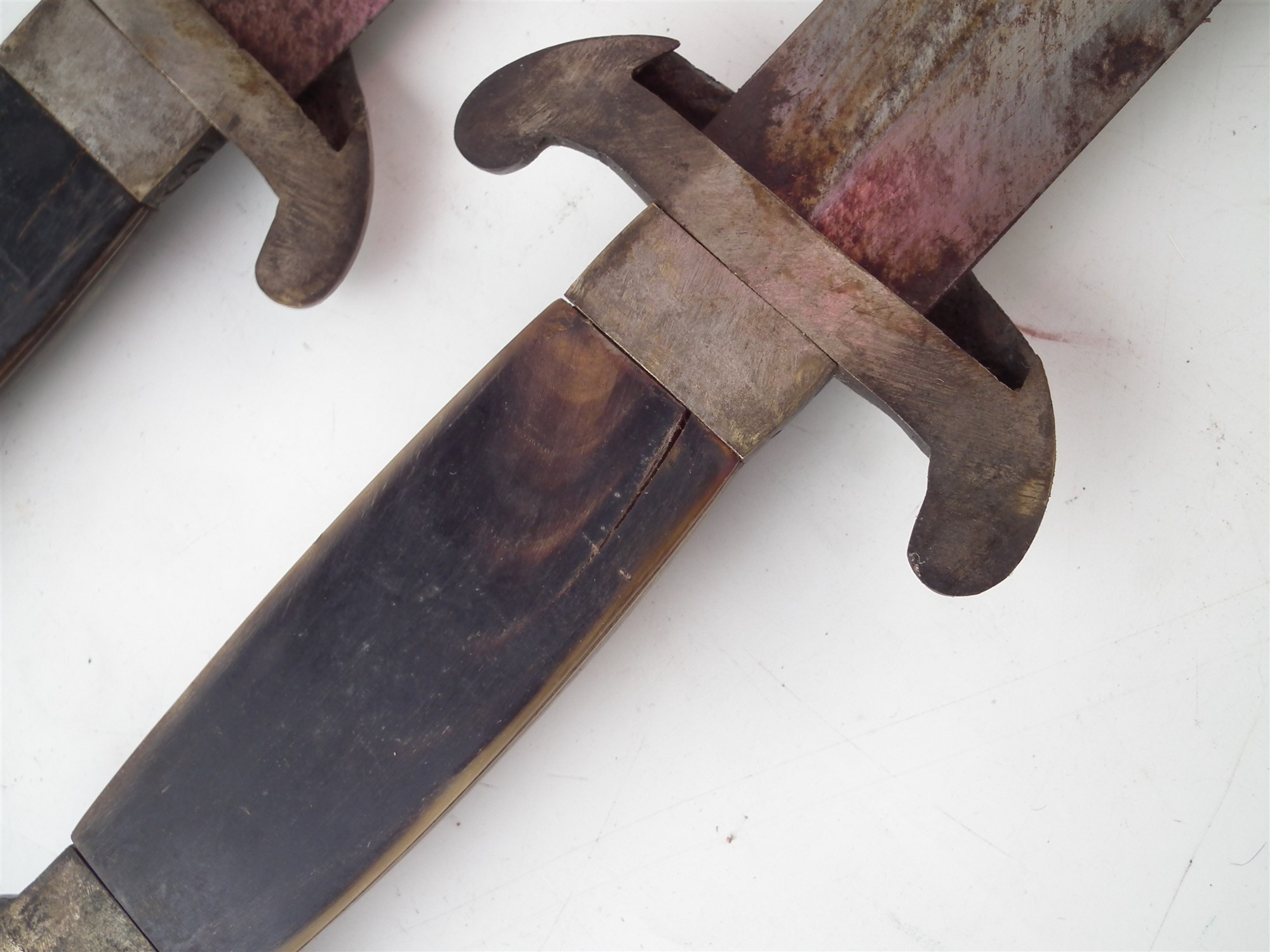 Chinese butterfly sword set, with horn grips, bronze guard modelled with a dog mask, contained - Image 11 of 11