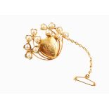 Late Victorian/Edwardian 15ct yellow gold pearl set brooch , comprising plain polished yellow