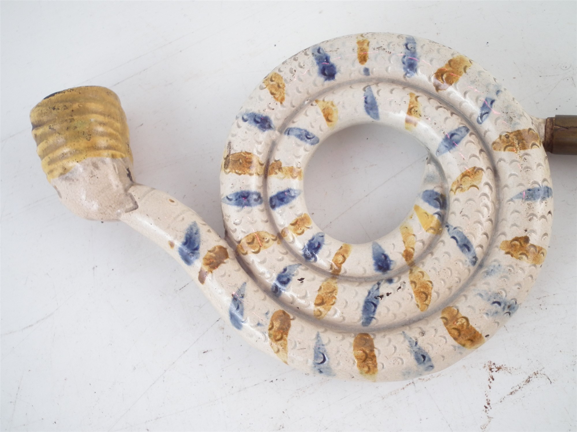 Pratt ware coil snake pipe circa 1800 , painted with blue and ocre glazes, 23cm wide For a condition - Image 5 of 6
