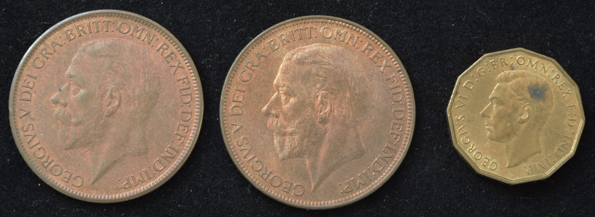 Two King George V pennies, both dated 1927, one King George VI threepence dated 1938 and four King - Image 2 of 4