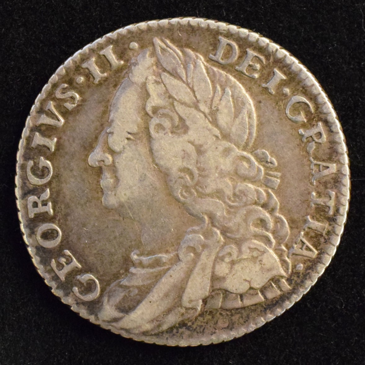 King George II, Shilling, 1734, Young laureate and draped bust l. R. Roses and plumes in angles, - Image 3 of 6