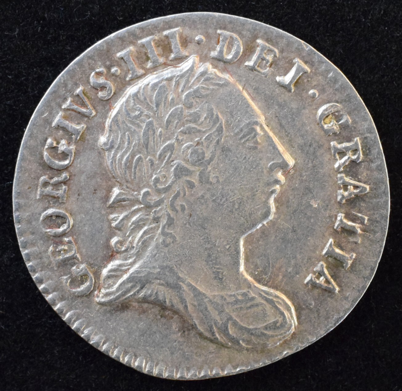 King George II, Shilling, 1734, Young laureate and draped bust l. R. Roses and plumes in angles, - Image 5 of 6