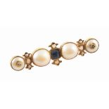 Victorian pearl, sapphire and diamond bar brooch, comprising 4 half pearls in yellow gold bezel