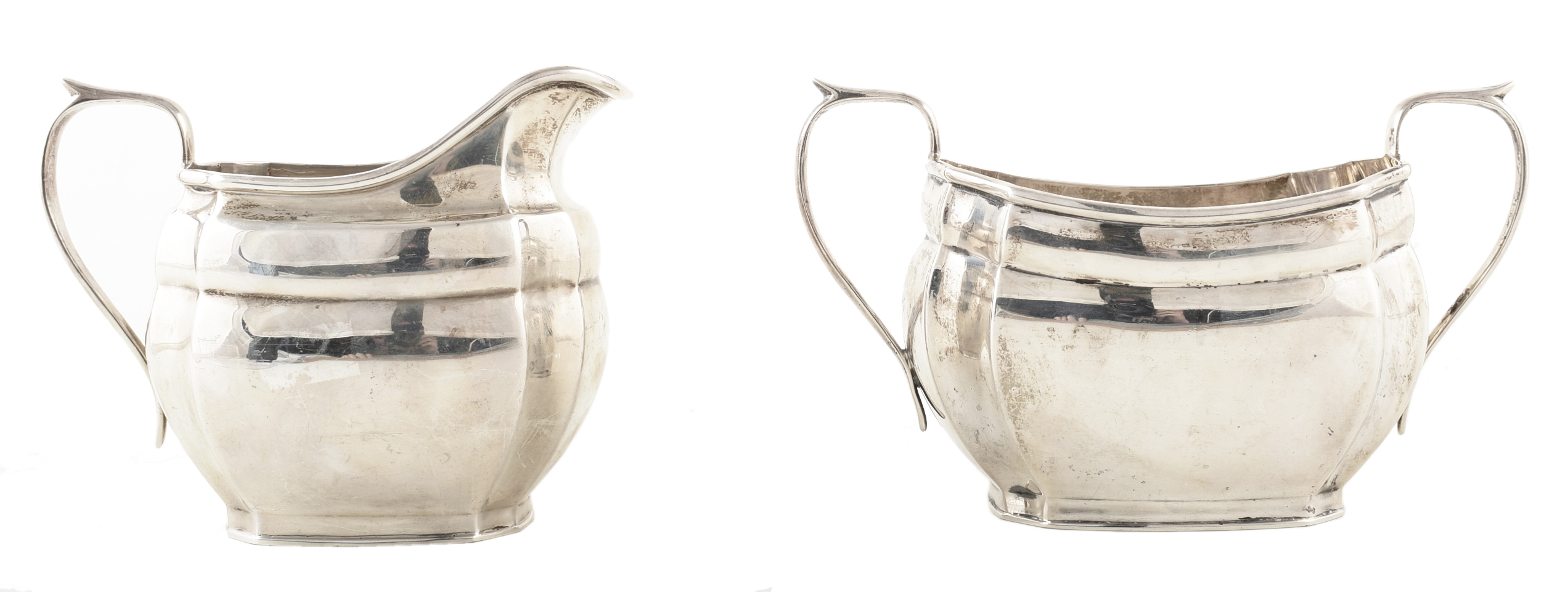 Three-piece silver tea set comprising teapot, milk jug and sugar bowl , rounded rectangular forms - Image 2 of 2