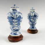 Two similar Kangxi covered vases Condition report: normal Chipping to foot as