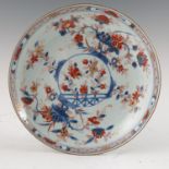 An 18th century Imari saucer dish, diameter 8.