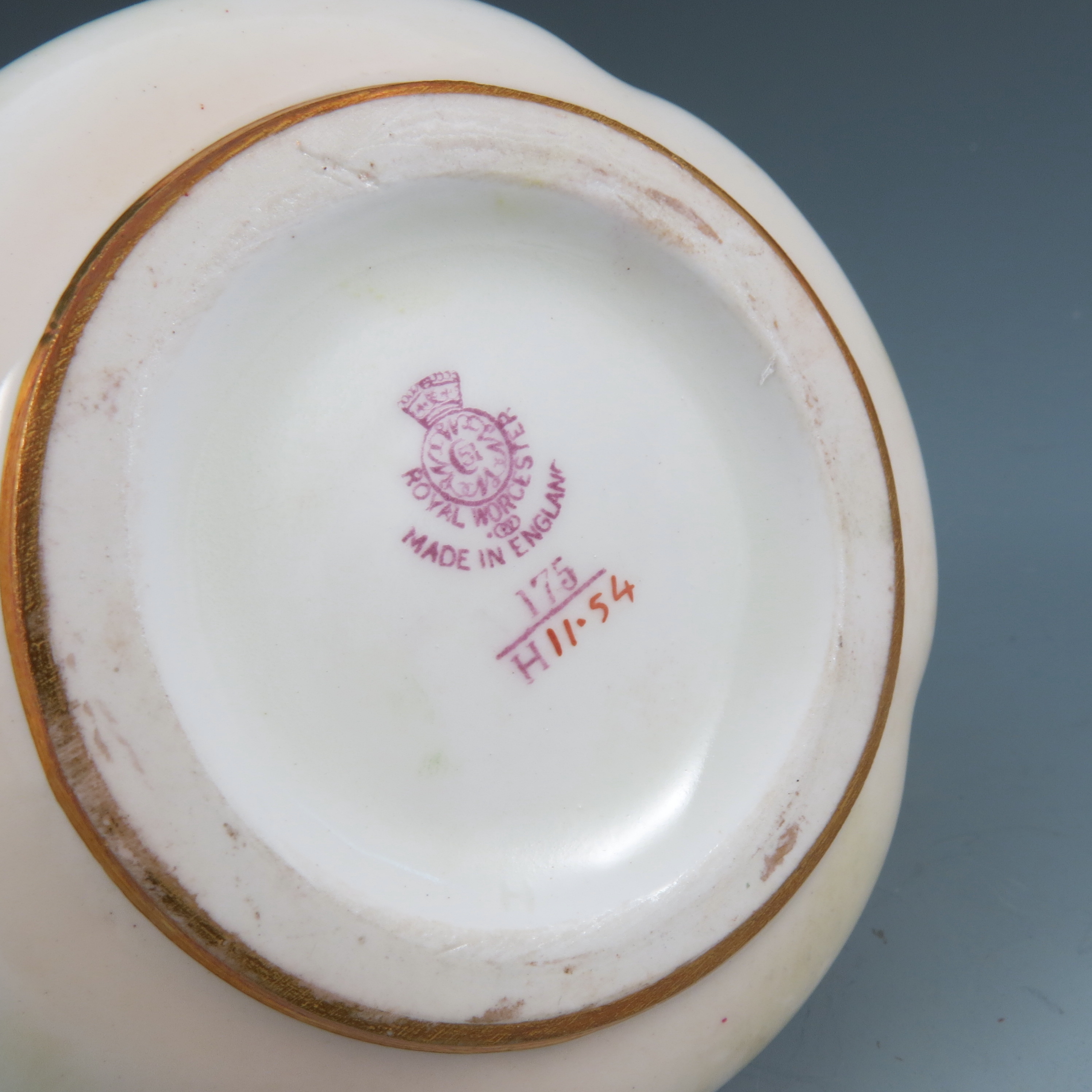 A Royal Worcester quarter lobed pot pourri jar and cover, - Image 2 of 4