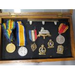 A WWI Medal Pair awarded to 2. LIEUT. F. HAMMOND., Royal Army Veterinary Corp badges, etc