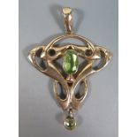 An Art Nouveau 9ct Gold and Peridot Pendant, Birmingham 1910, HM, 2.6 g