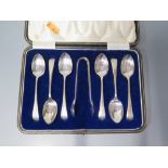 A Cased Set of George V Silver Tea Spoons and sugar tongs, Sheffield 1922, C.B & S, 85 g