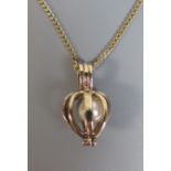A 9ct Gold Pearl Pendant on chain, 4.5 g