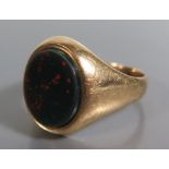 A 9ct Gold and Bloodstone Signet Ring, size O.5, 5g