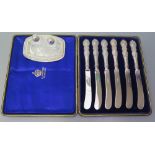 Elkington _ A Cased Set of Six Silver Handled Tea Knives and cruet