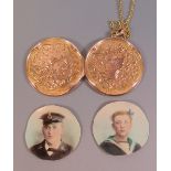 A 9ct Gold Locket with chased foliate decoration, Chester 1914, 4.4g