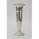 An Elizabeth II Silver Vase with loaded base, Sheffield 1963, Mappin & Webb, 17.5cm