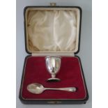 A George V Cased Silver Egg Cup and Spoon, 45g