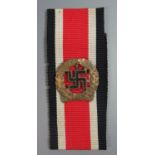 A German WWII Army Honour Clasp to Iron Cross