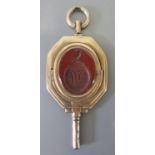 A Georgian Gold Watch Winder with swivel agate mounted seal, 10.6g