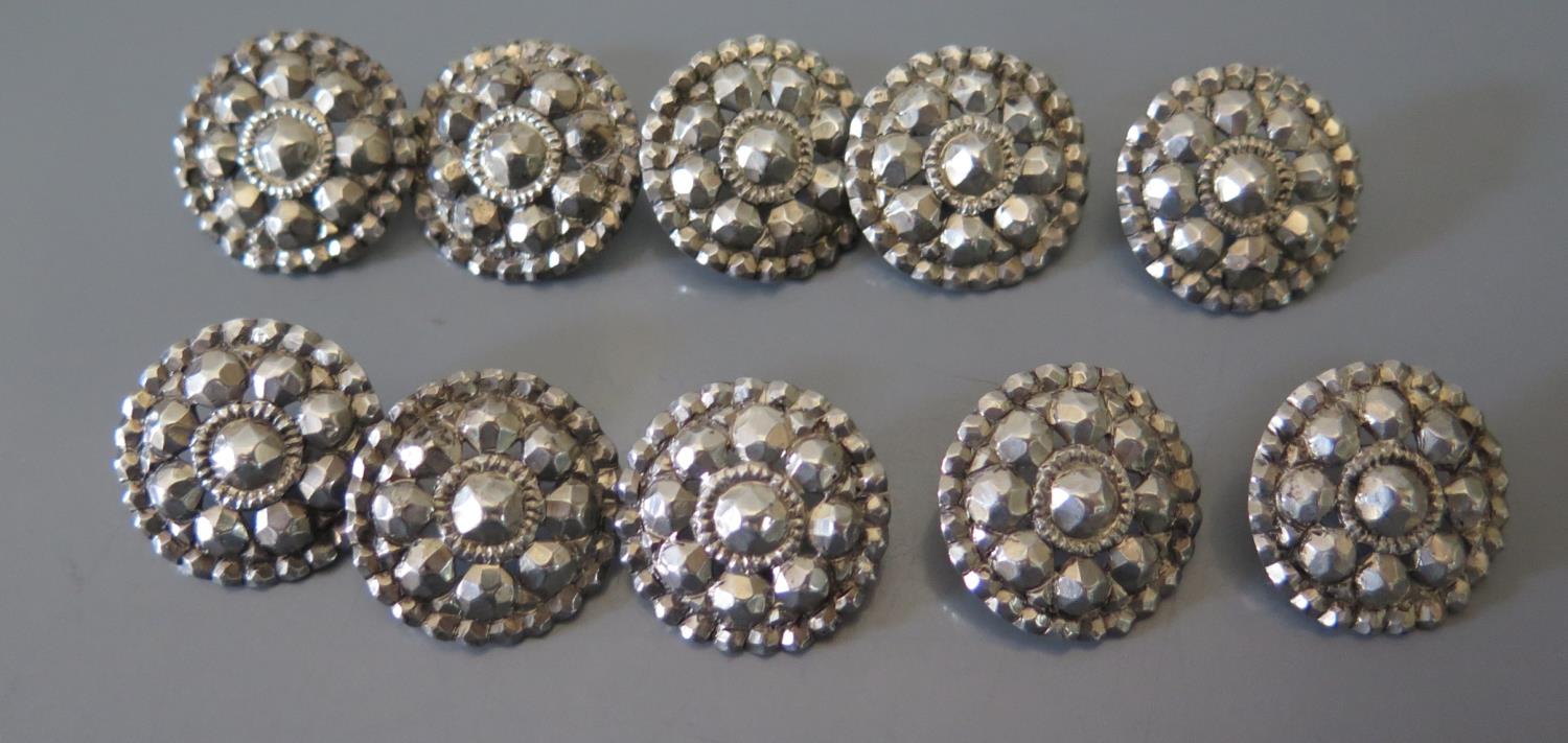 A Set of Ten Silver Buttons, 38g